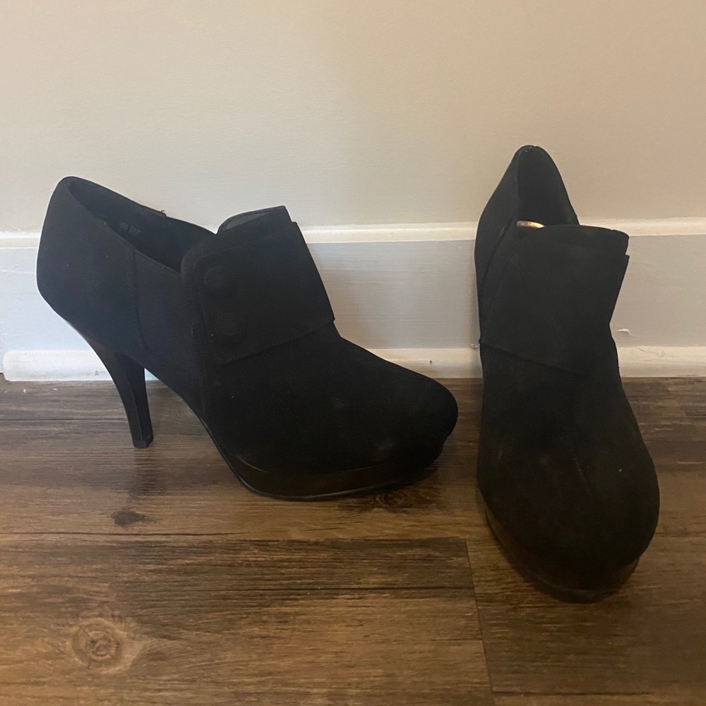 Black heeled booties